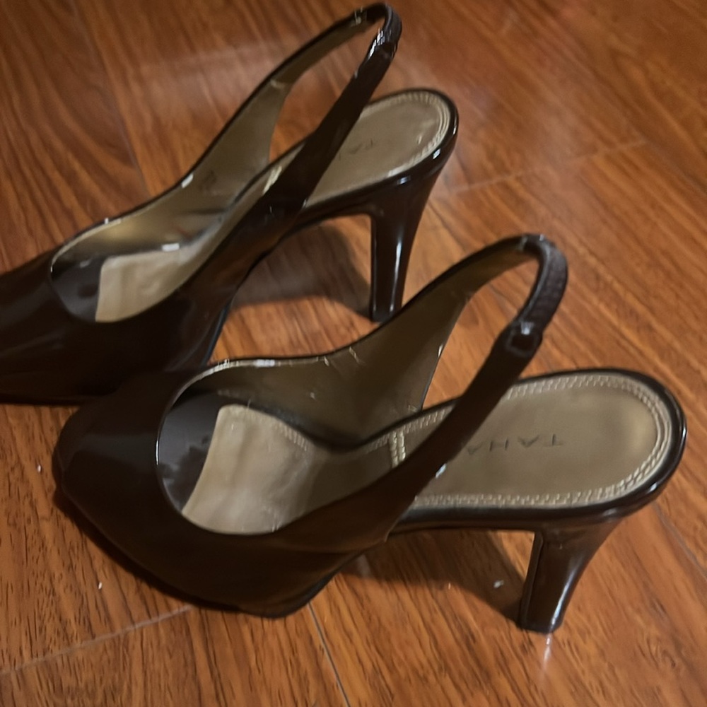 Tahari patent leather heels - Picture 5 of 5